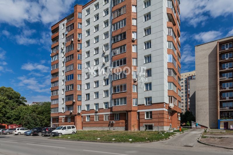 Продажа 1-комнатной квартиры 42 м², 1/10 этаж