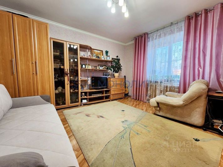 Продажа 2-комнатной квартиры 64 м², 8/10 этаж