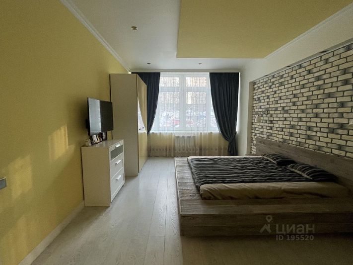 Продажа 3-комнатной квартиры 130 м², 1/7 этаж