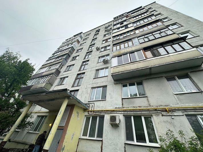 Продажа 3-комнатной квартиры 68 м², 2/10 этаж