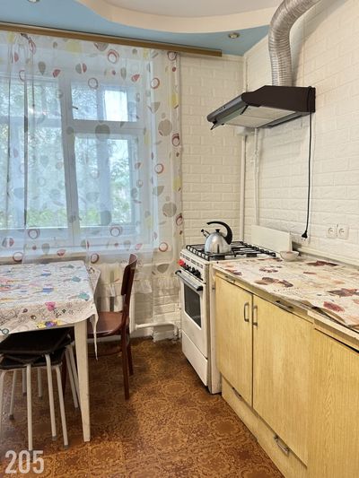 Продажа 3-комнатной квартиры 70 м², 3/5 этаж