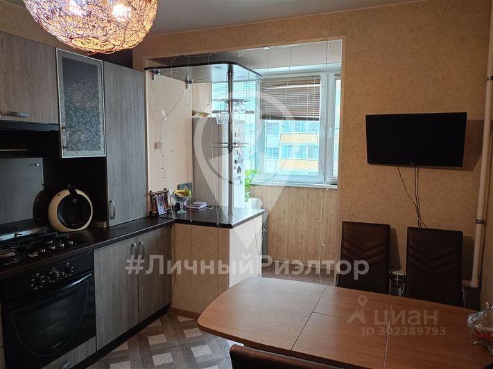 Продажа 2-комнатной квартиры 62 м², 4/10 этаж