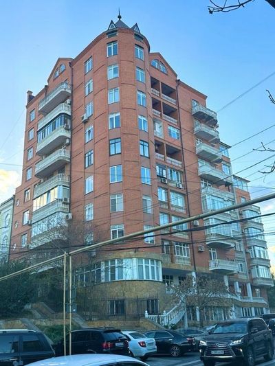 Продажа 3-комнатной квартиры 130 м², 9/10 этаж