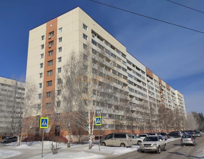 Продажа 2-комнатной квартиры 64 м², 1/10 этаж