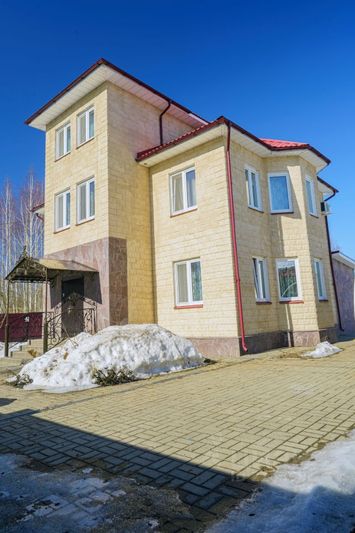 Продажа дома, 200 м², с участком 17,5 сотки