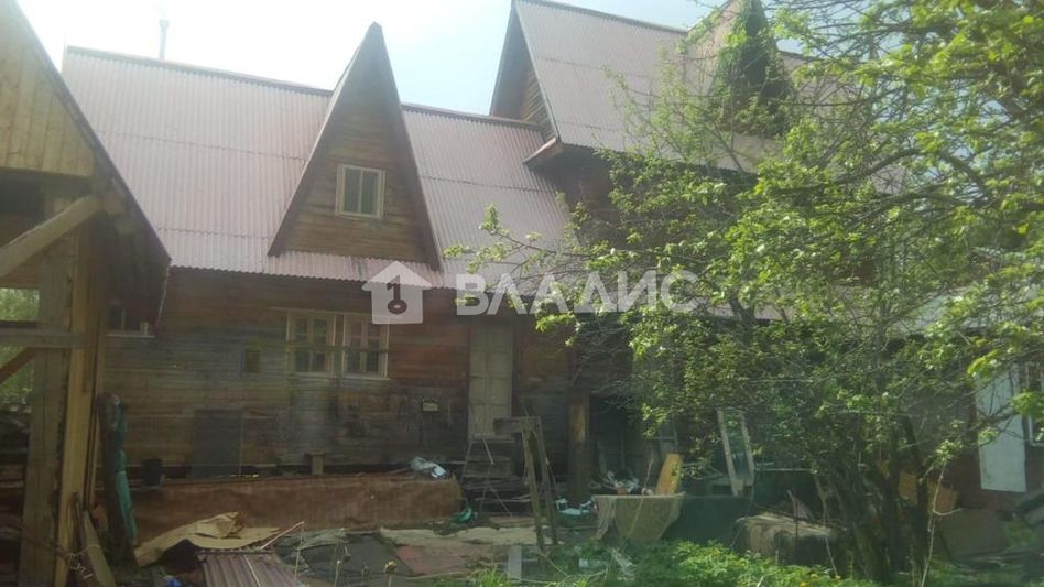 Продажа дома, 180 м², с участком 6 соток