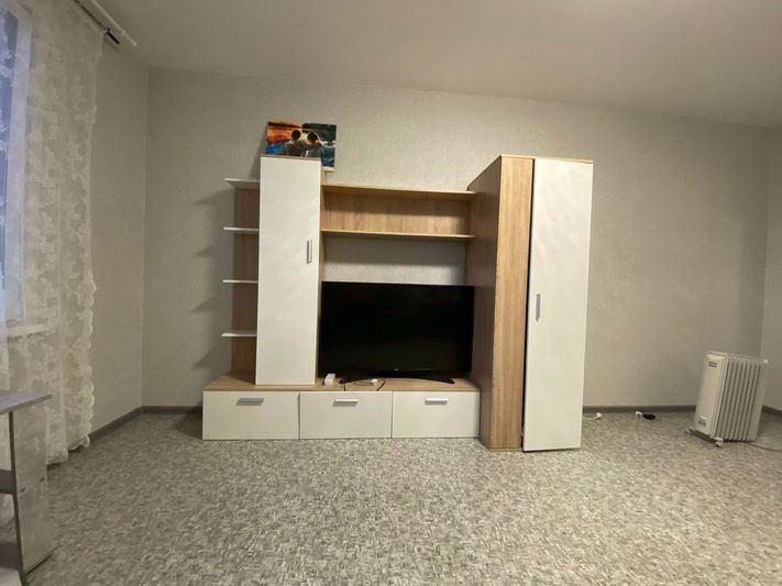 Аренда 3-комнатной квартиры 80 м², 8/19 этаж