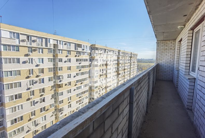 Продажа 2-комнатной квартиры 63 м², 8/9 этаж