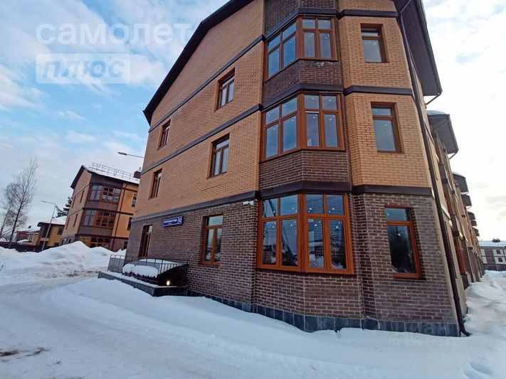 Продажа 1-комнатной квартиры 42 м², 2/3 этаж