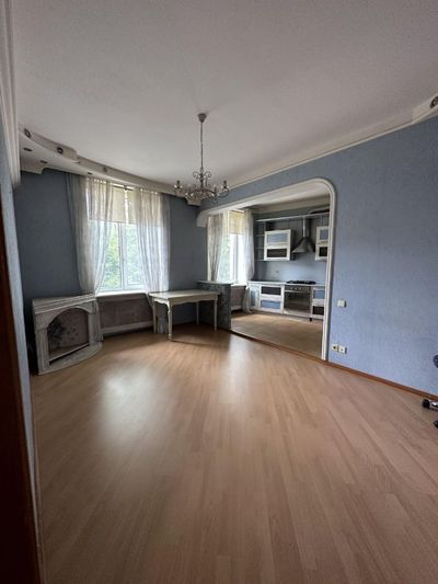 Продажа 3-комнатной квартиры 75 м², 2/4 этаж