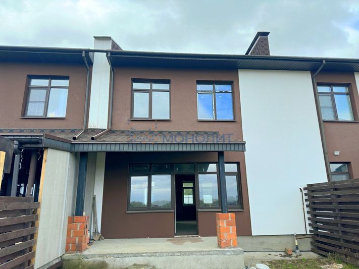 Продажа дома, 110 м², с участком 1,8 сотки