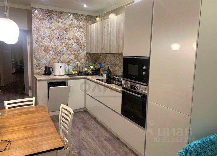 Продажа 2-комнатной квартиры 61 м², 2/7 этаж