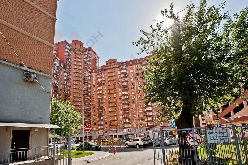 Продажа 3-комнатной квартиры 90 м², 16/24 этаж