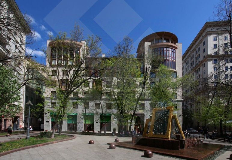 Продажа 4-комнатной квартиры 180 м², 3/7 этаж