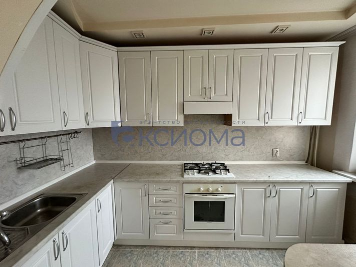 Продажа 3-комнатной квартиры 90 м², 8/10 этаж