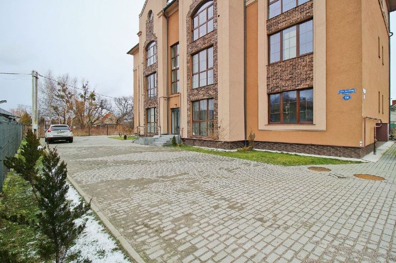 Продажа 4-комнатной квартиры 111 м², 1/4 этаж