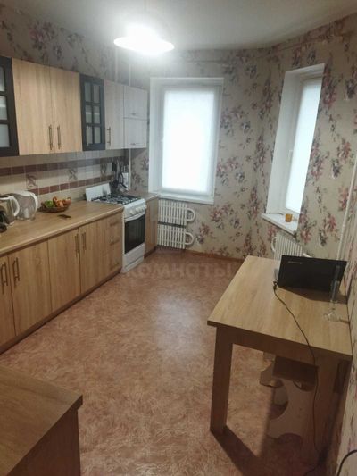 Продажа 2-комнатной квартиры 60 м², 1/10 этаж