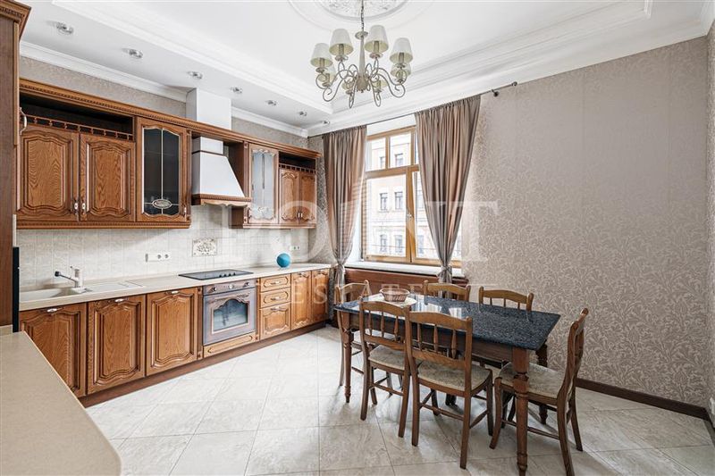 Аренда 4-комнатной квартиры 175,1 м², 2/9 этаж