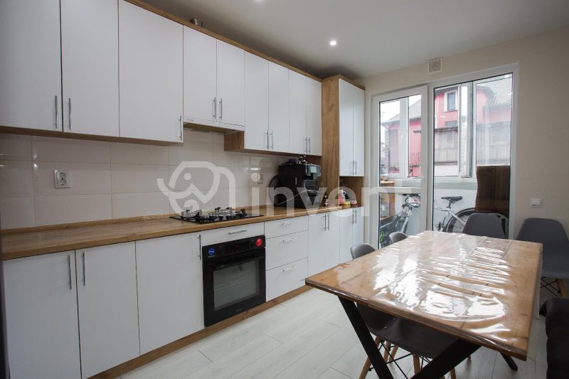 Продажа 2-комнатной квартиры 54 м², 1/9 этаж