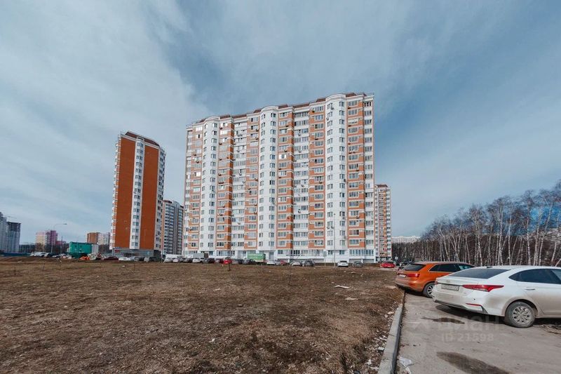 Продажа 2-комнатной квартиры 64 м², 3/17 этаж