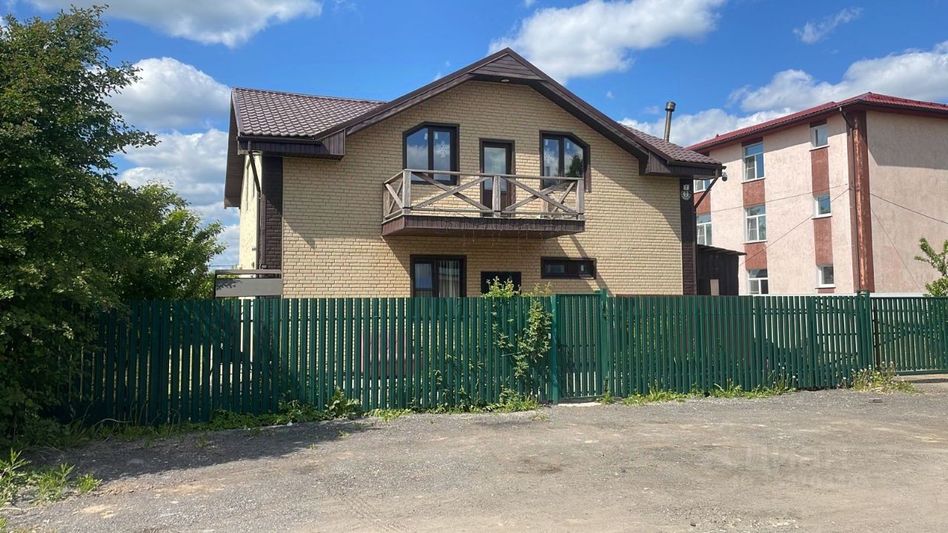 Продажа дома, 207 м², с участком 6 соток