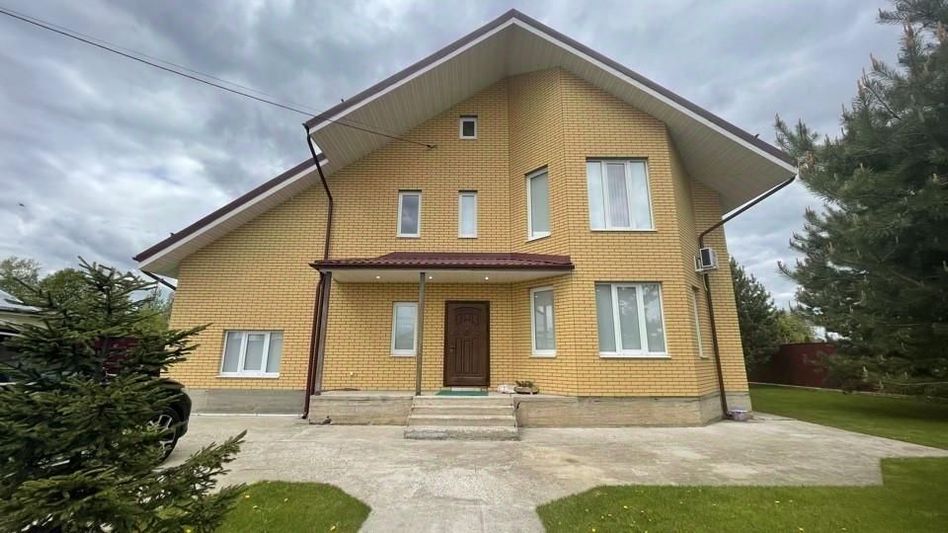 Продажа дома, 280 м², с участком 15 соток