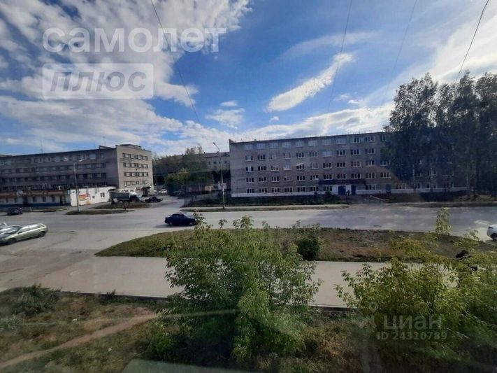 Продажа 4-комнатной квартиры 61,5 м², 2/5 этаж