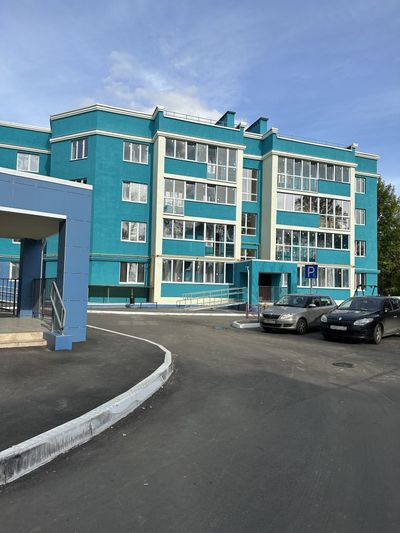 Продажа 2-комнатной квартиры 97 м², 2/4 этаж