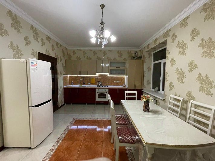 Продажа 2-комнатной квартиры 60 м², 4/4 этаж