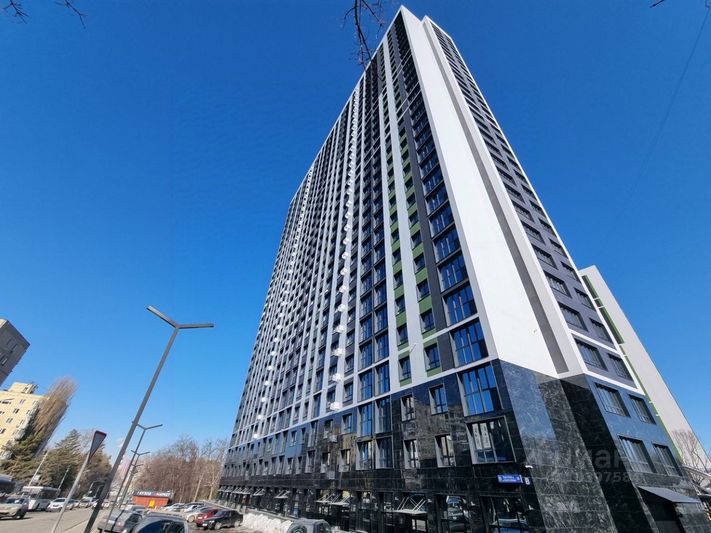 Продажа 2-комнатной квартиры 42,2 м², 9/32 этаж