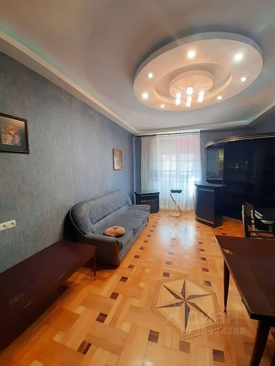 Продажа 4-комнатной квартиры 90 м², 3/4 этаж