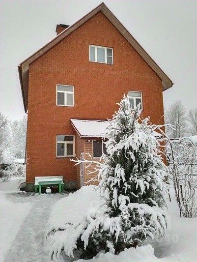 Продажа дома, 208 м², с участком 6,1 сотки