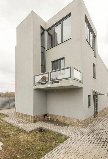 Продажа дома, 250 м², с участком 6 соток