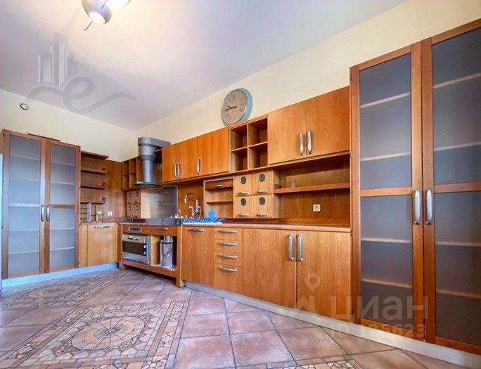 Аренда 4-комнатной квартиры 240 м², 7/10 этаж