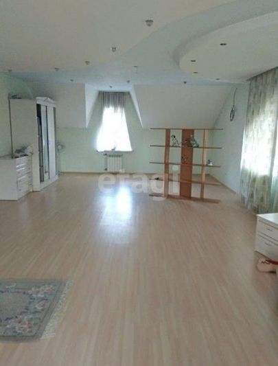 Продажа дома, 430 м², с участком 10,4 сотки