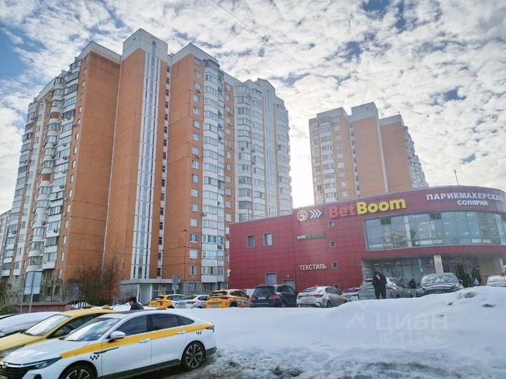 Продажа 3-комнатной квартиры 77 м², 15/17 этаж