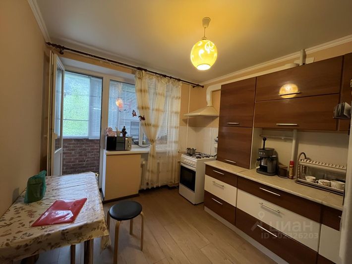 Продажа 2-комнатной квартиры 60 м², 2/5 этаж