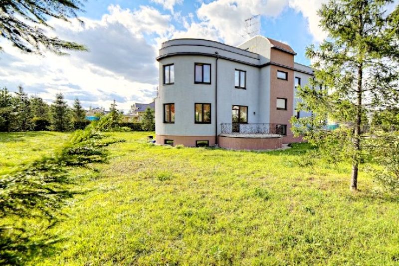 Продажа дома, 597 м², с участком 294 сотки