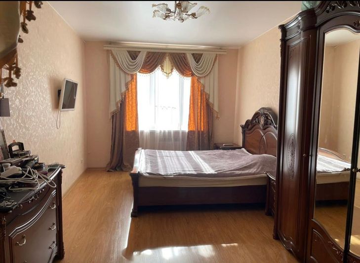 Продажа 3-комнатной квартиры 87 м², 1/4 этаж