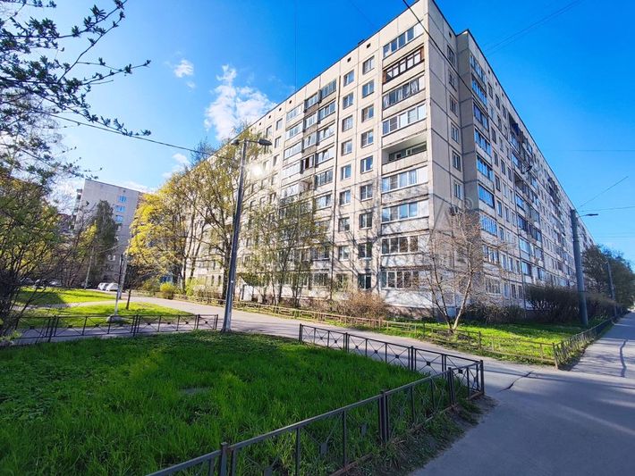 Продажа 2-комнатной квартиры 46,8 м², 2/9 этаж