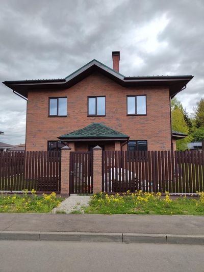 Продажа дома, 210 м², с участком 7,5 сотки