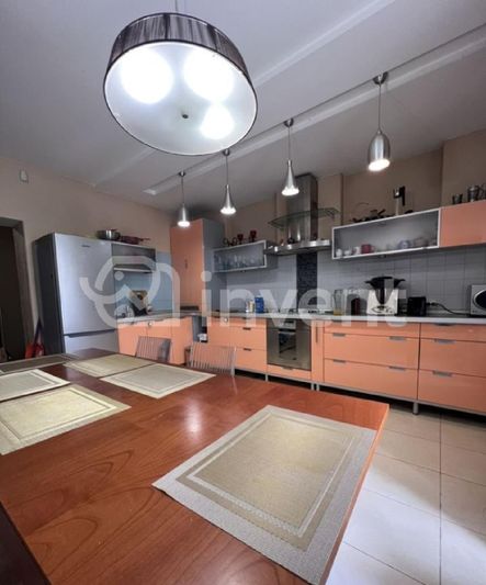 Продажа 3-комнатной квартиры 139 м², 1/3 этаж