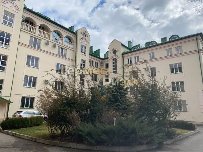 Продажа 3-комнатной квартиры 302 м², 4/4 этаж