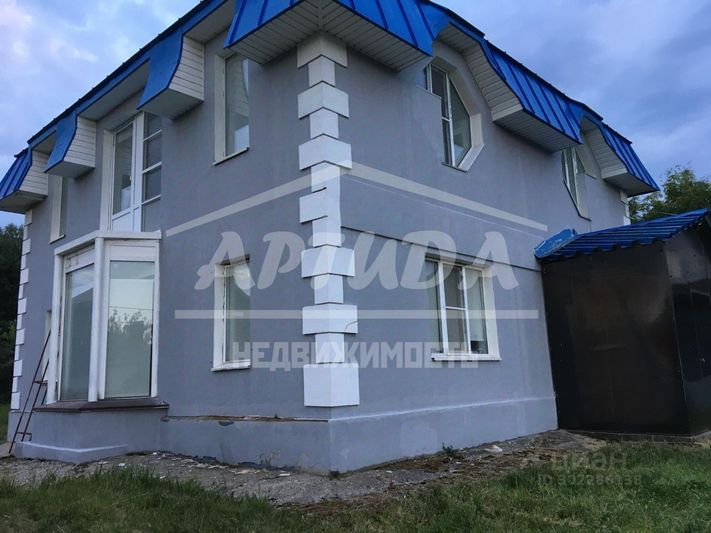 Продажа дома, 200 м², с участком 10 соток