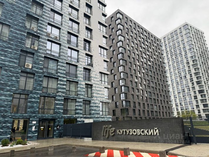 Продажа 3-комнатной квартиры 76 м², 19/23 этаж