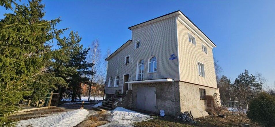 Продажа дома, 290 м², с участком 12 соток