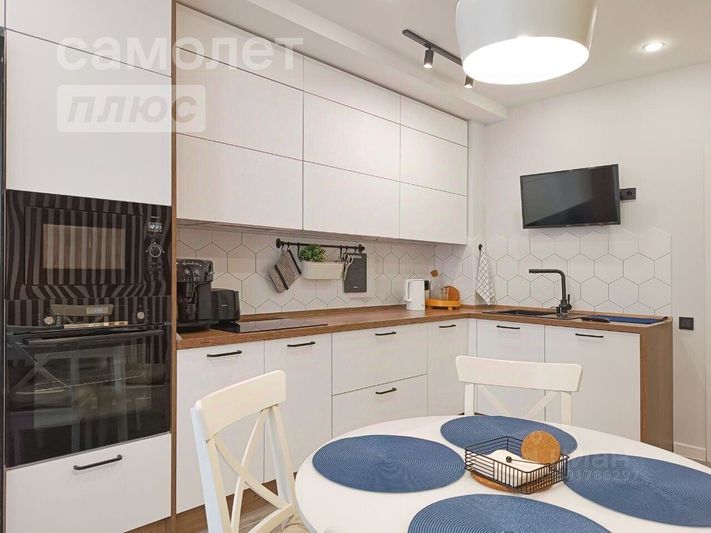 Продажа 2-комнатной квартиры 72,4 м², 2/9 этаж