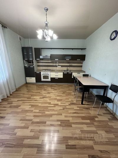 Продажа 2-комнатной квартиры 71 м², 2/8 этаж