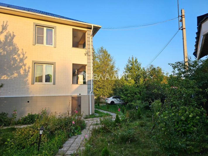 Продажа дома, 294,2 м², с участком 19,5 сотки