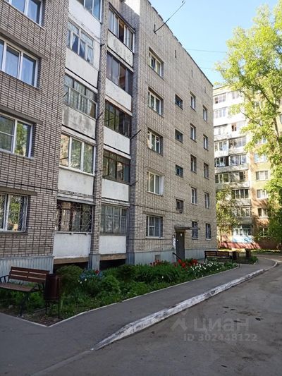 Продажа 2-комнатной квартиры 49,7 м², 2/5 этаж